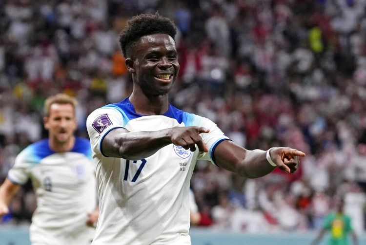 El internacional inglés Bukayo Saka durante el partido contra Senegal, 04/12/2022 - Manu Fernandez/Copyright 2022 The AP. Todos los derechos reservados