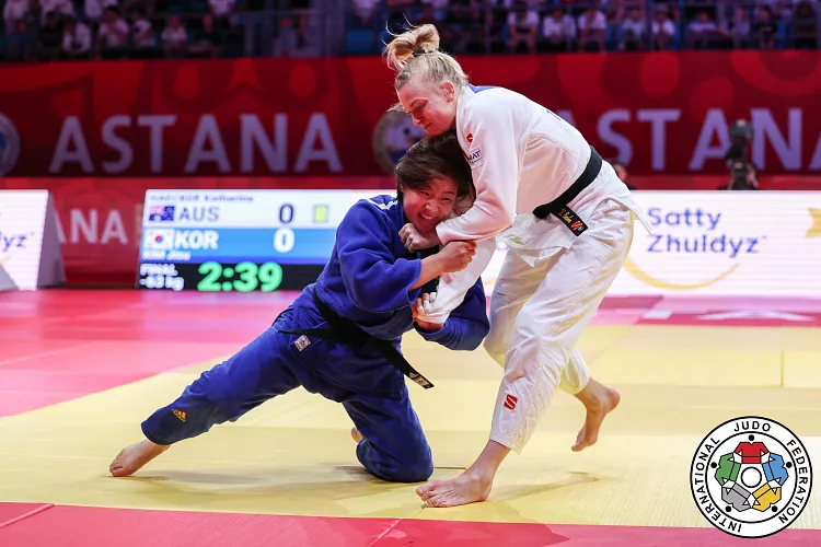 Кореецът Kim Jisu срещу австралийката Katharina Haecker. Di Feliciantonio Emanuele / IJF