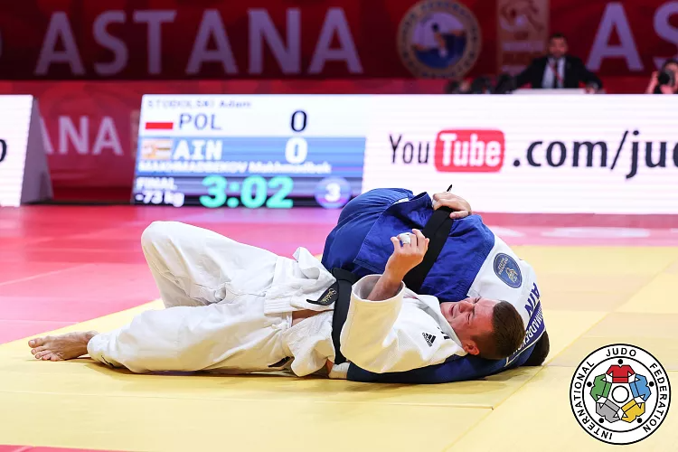 El polaco Adam Stoddolski contra Makhmadbek Makhmadbekov (país neutral individual) Di Feliciantonio Emanuele / IJF