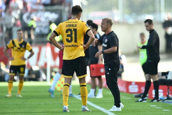 RWE - Dynamo Dresden 3:1 01 outubro 2023