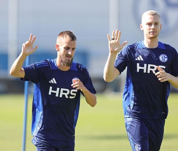 Schalke 04 training kick-off 26 June 2024