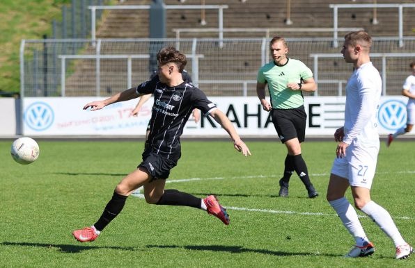 Most recently on trial at Schalke II – 14-goal man extends contract